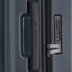 Чемодан Victorinox Travel AIROX/Dark Blue 610927 (Большой)