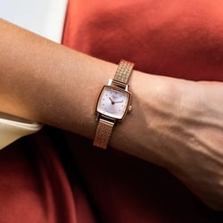 Женские часы Tissot LOVELY Square T058.109.33.456.00