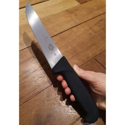 Ніж м'ясника 18 см Victorinox FIBROX Butcher 5.5203.18