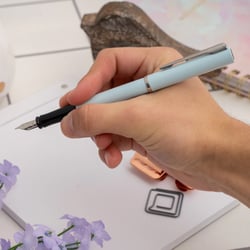 Ручка перьевая Waterman ALLURE Pastel Blue CT FP F + упаковка картриджей Mini (блистер)