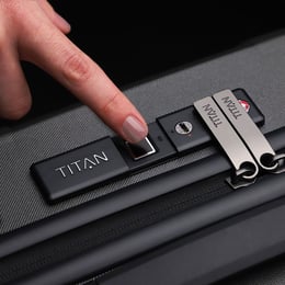 Валіза Titan X-RAY PRO/Atomic Steel Ti700926-85 (Маленька)