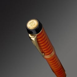 Ручка перьевая Parker DUOFOLD 100 Limited Edition Red FP18 F