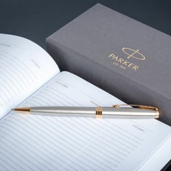 Подарунковий набір Parker SONNET Stainless Steel GT BP (кулькова ручка + блокнот Parker)