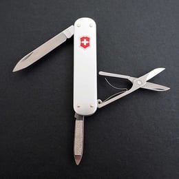 Швейцарський складаний ніж 74мм Victorinox MONEY CLIP 0.6540.16