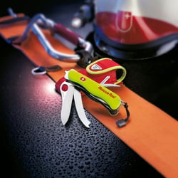 Швейцарський складаний ніж 111мм Victorinox RESCUETOOL 0.8623.MWNB1