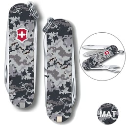 Складной нож 58 мм Victorinox CLASSIC SD ARMY Пиксель синий с красным Лого 0.6223.3.W3943pw