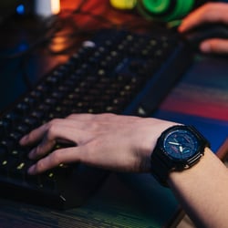 Чоловічий годинник Casio G-SHOCK Virtual Rainbow GA-2100RGB-1AER