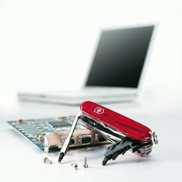Швейцарський складаний ніж 91мм Victorinox CYBERTOOL LITE 1.7925.T